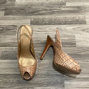 Saks Fifth Avenue Croc print peep toe size 7